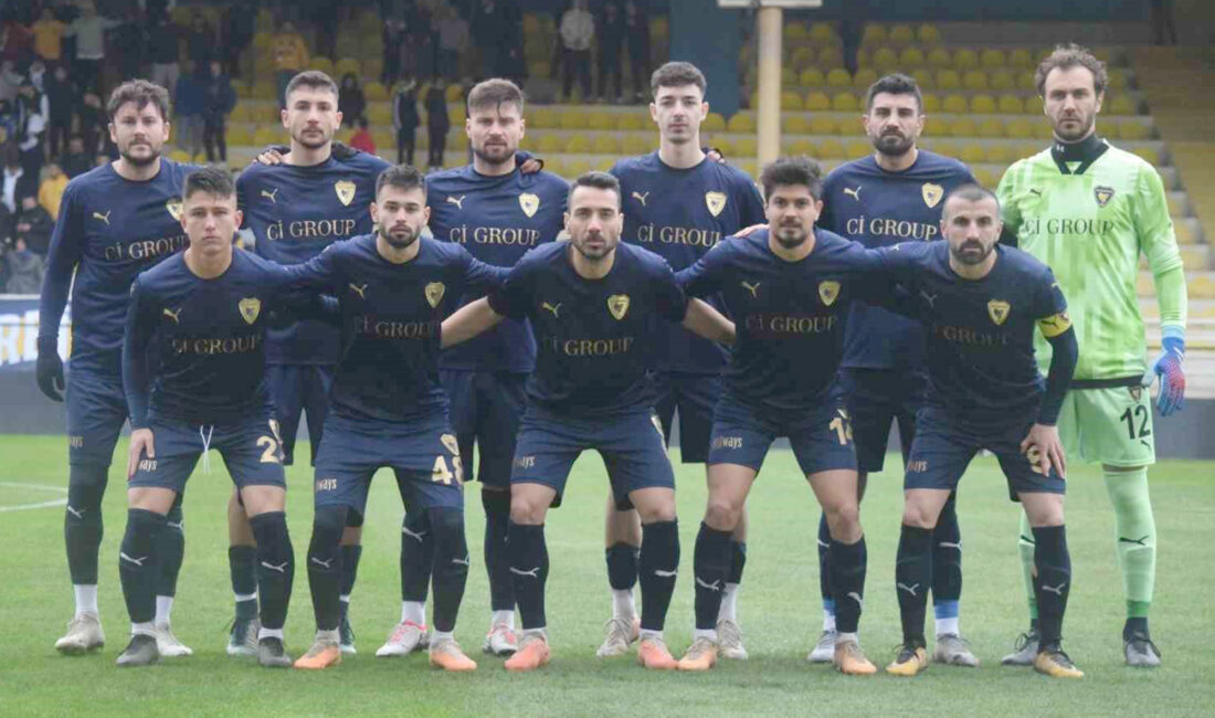 Lider Esenler Erokspor’un puansız kapattığı 32.haftada liderin en yakın takipçisi