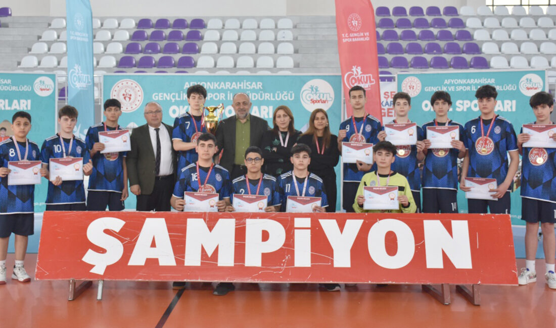 E-Afyonkarahisar’da bir birinden çekişmeli karşılaşmalara sahne olan Okullararası Yıldız Kız