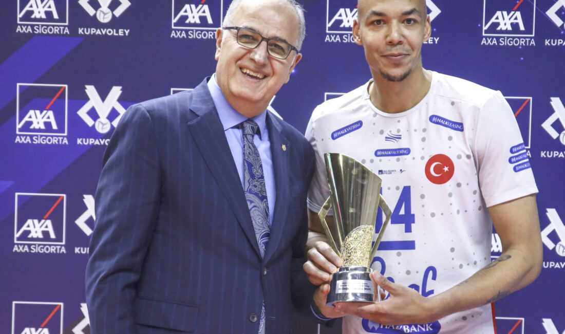 TVF Cengiz Göllü Voleybol Salonu’nda oynanan finalde Halkbank, Arkas Spor’u