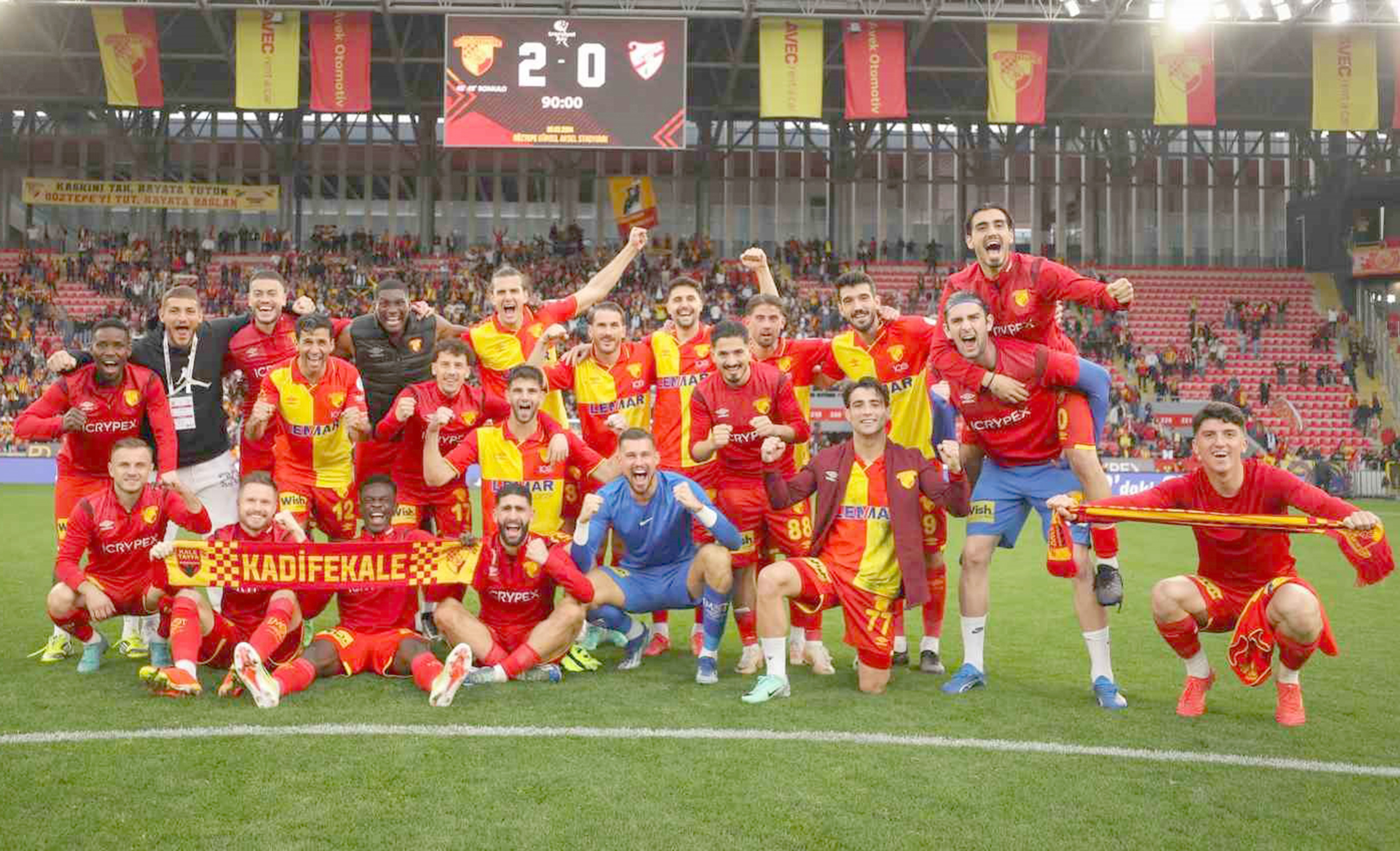 Trendyol 1. Lig’de Kocaelispor’un puan kaybettiği haftada hata yapmayan Göztepe,