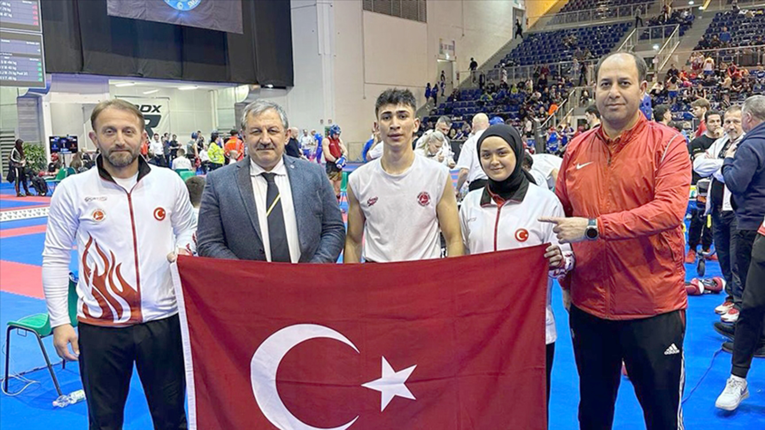 Milli sporcular, İtalya’da düzenlenen Kick Boks Dünya Kupası’nda 14 madalya