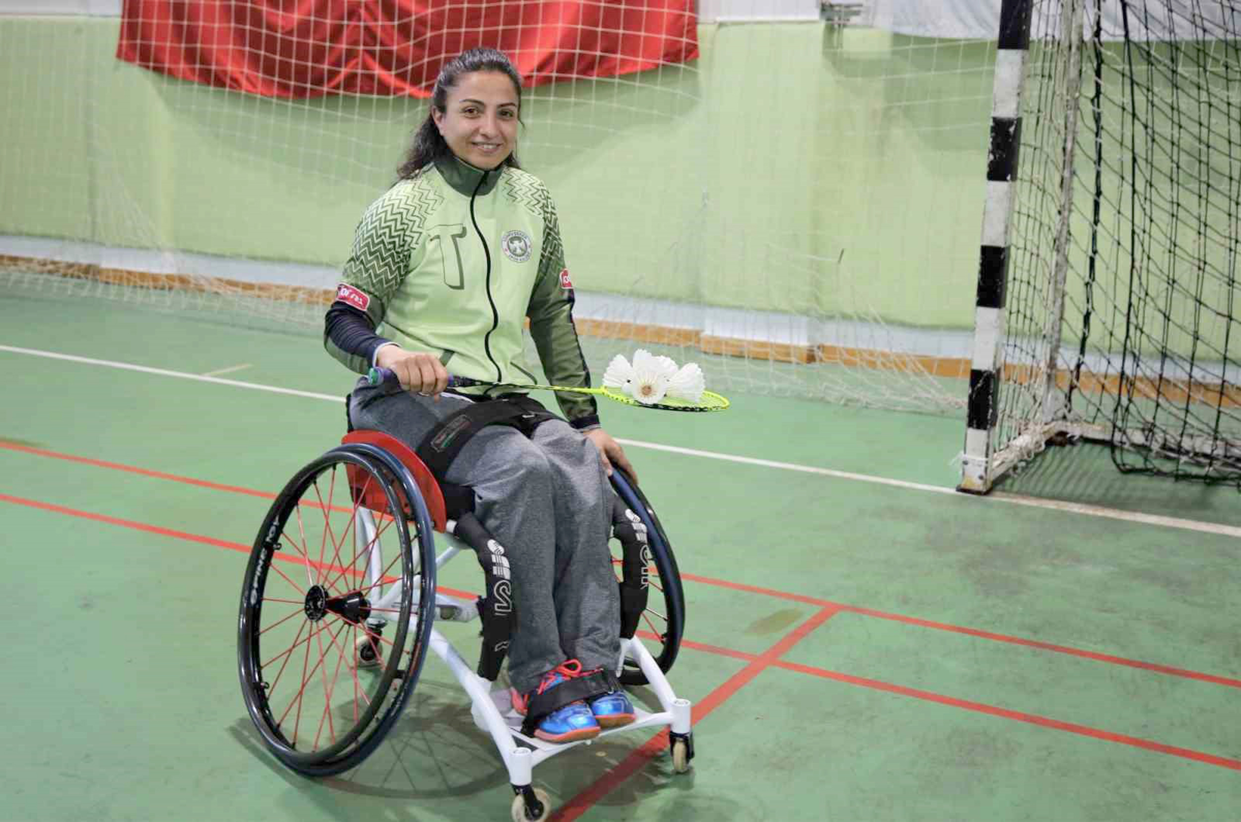 Torku Şekerspor’un Para Badminton sporcusu Emine Seçkin, Paris’te yapılacak olan
