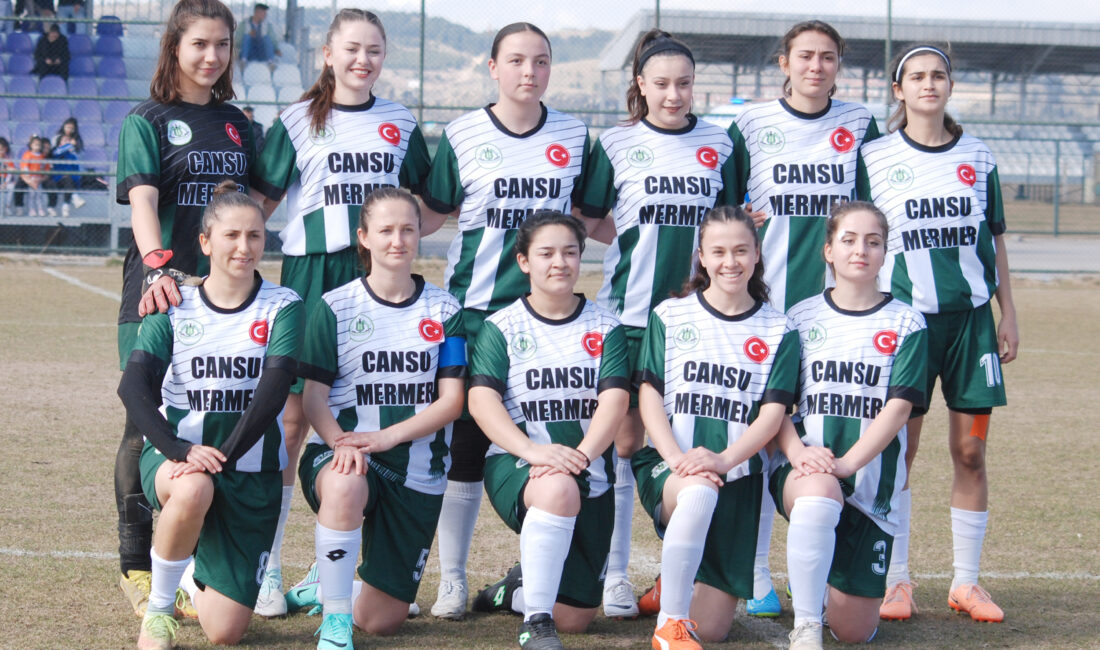 Kadınlar 3.Ligi 8.Grup’ta mücadele veren Afyon Anadolu Gücü futbol takımı,