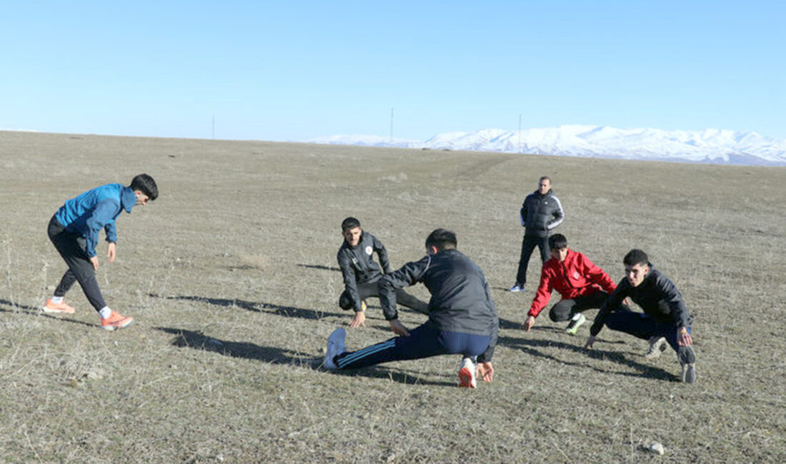 Ağrı’da yetenekleri keşfedilerek spora kazandırılan ve Türkiye şampiyonu olan atletler,