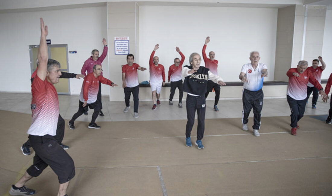 Erzurum’da “Çılgın Dadaşlar” olarak bilinen 35 yaş üstü master atletler,