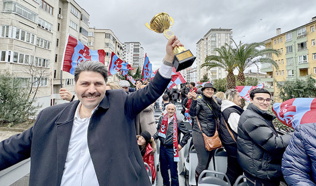 Türkiye Liseler Arası Okul Sporları futbol müsabakalarında şampiyon olan Yavuz