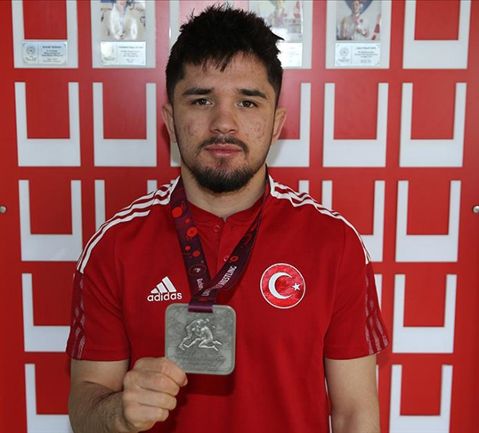 Milli güreşçi Muhammet Karavuş'un yeni hedefi
Paris 2024 Olimpiyatları kotasını alabilmek
