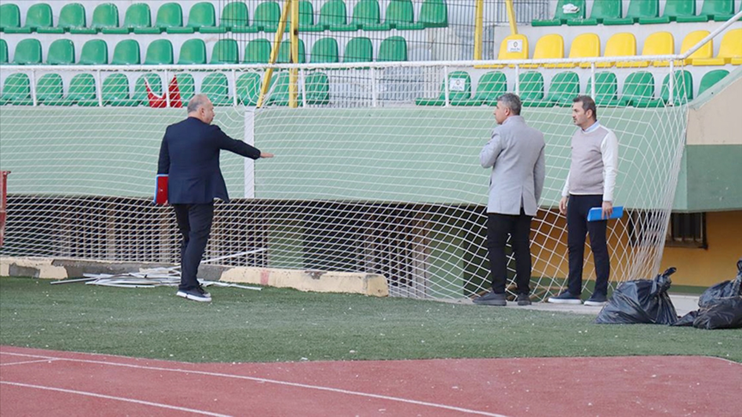 Şanlıurfa’da stadyum incelendi Türkiye Futbol Federasyonu (TFF) yetkilileri, 7 Nisan’da