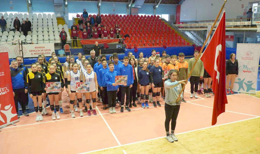 Manisa’da yapılan Okul Sporları Voleybol Yıldızlar Kız ve Erkek Yarı