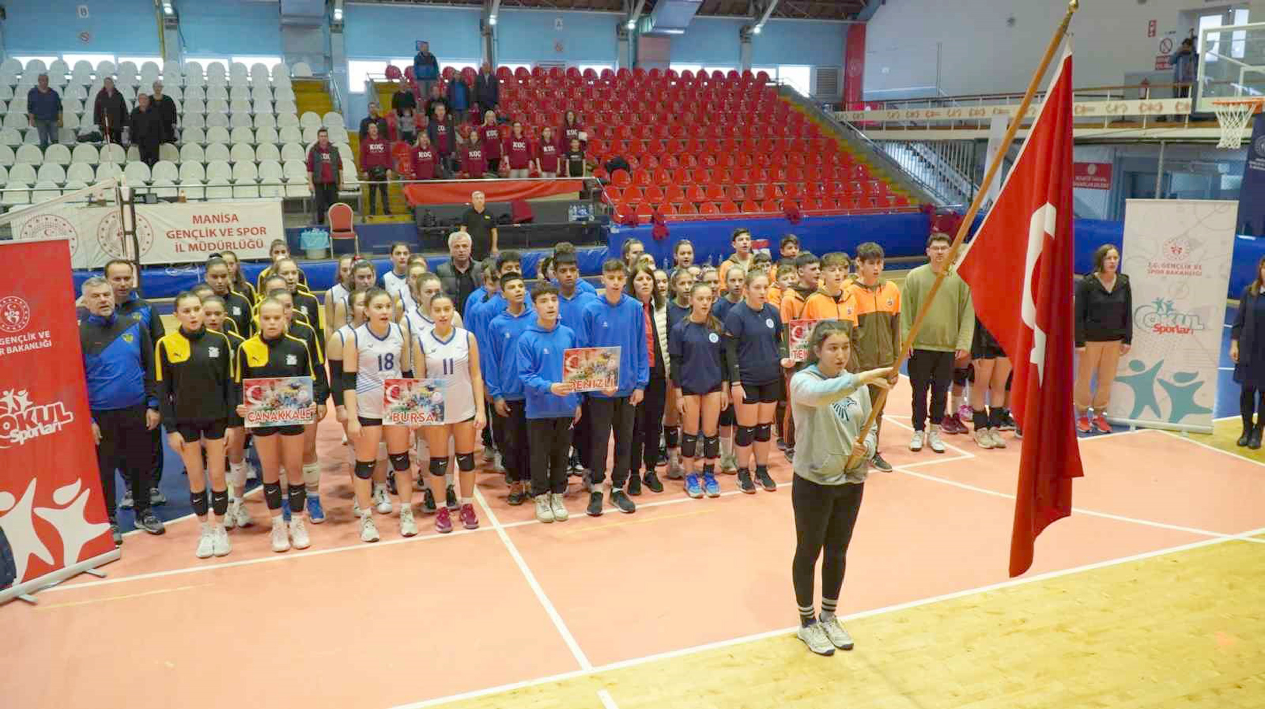 Manisa’da yapılan Okul Sporları Voleybol Yıldızlar Kız ve Erkek Yarı