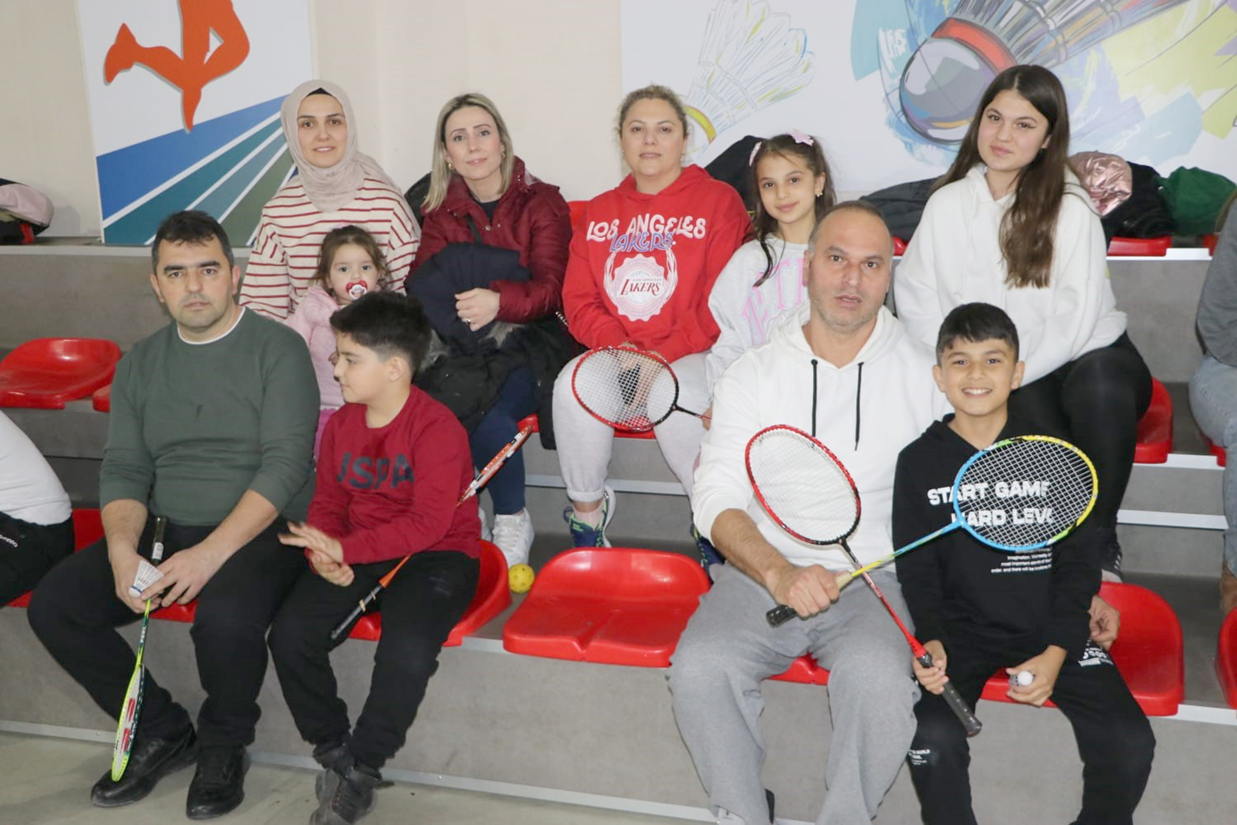 Samsun Aileler Arası Badminton Şampiyonası, yoğun bir katılımla gerçekleşti. Anne