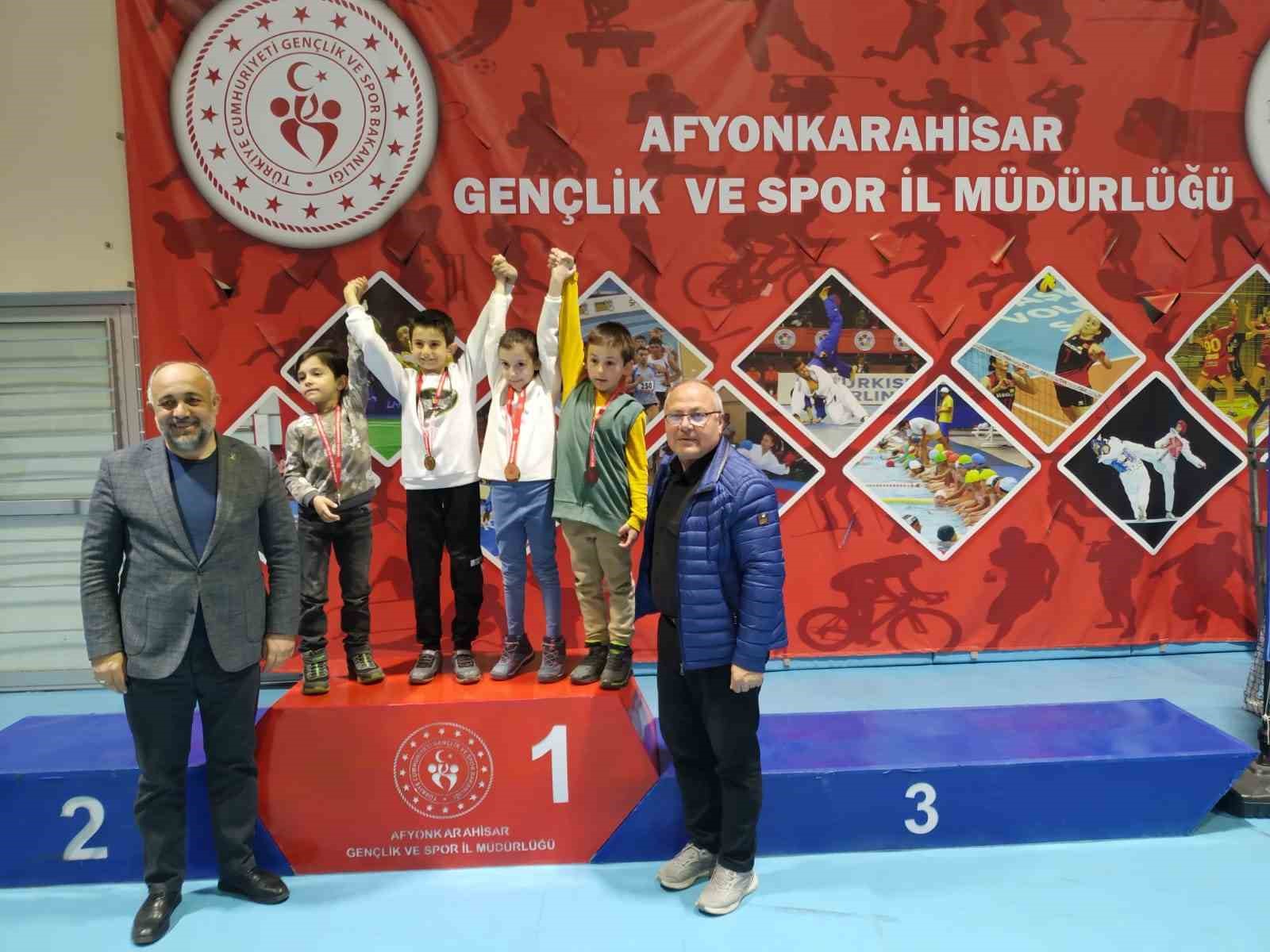 Afyonkarahisar’da 18 Mart Çanakkale Şehitleri Anma Satranç Turnuvası sona erdi.
