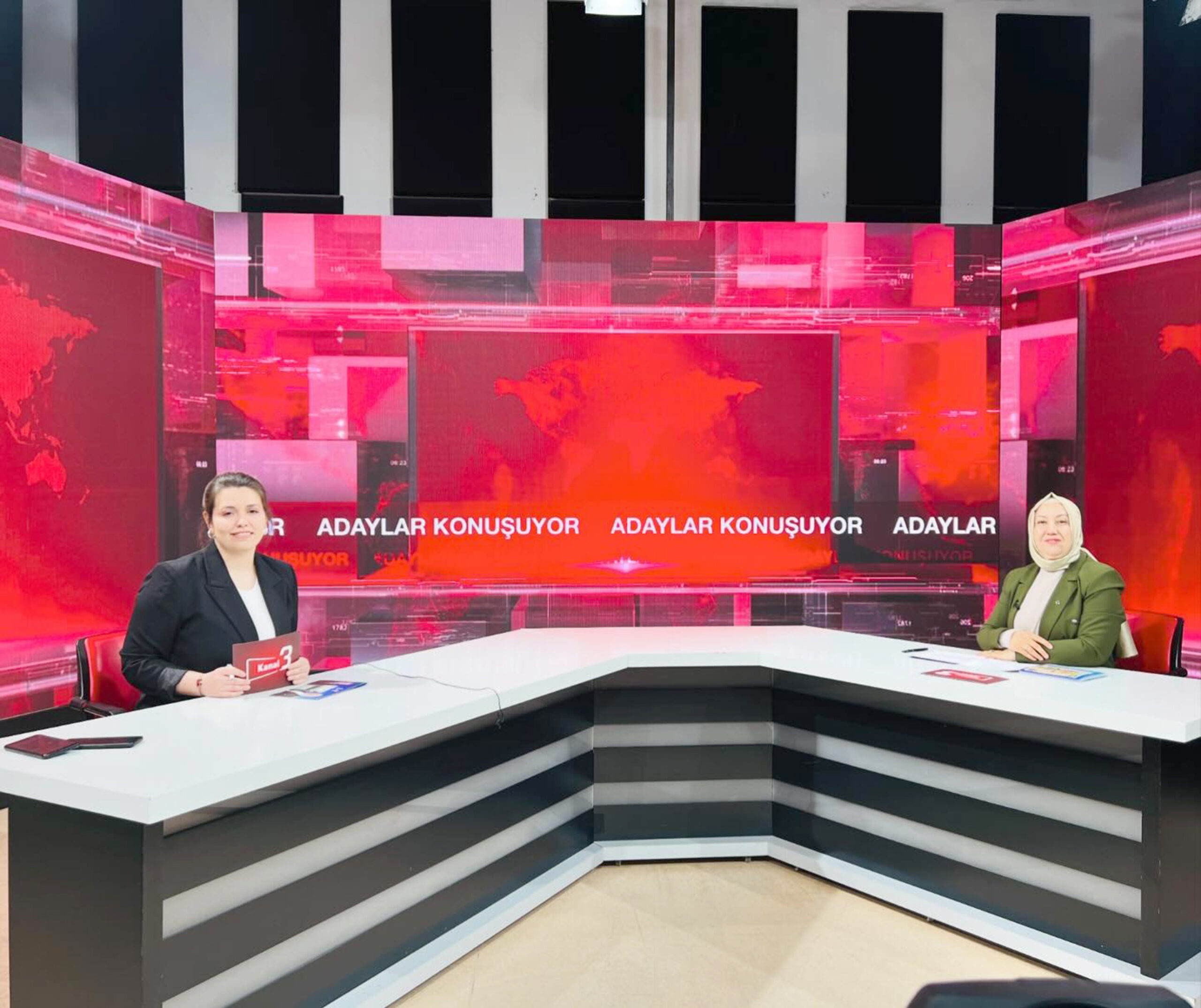 Kanal3’te Programlar Müdürü Berna Uğur Türksoy’un sunduğu Adaylar Konuşuyor programına