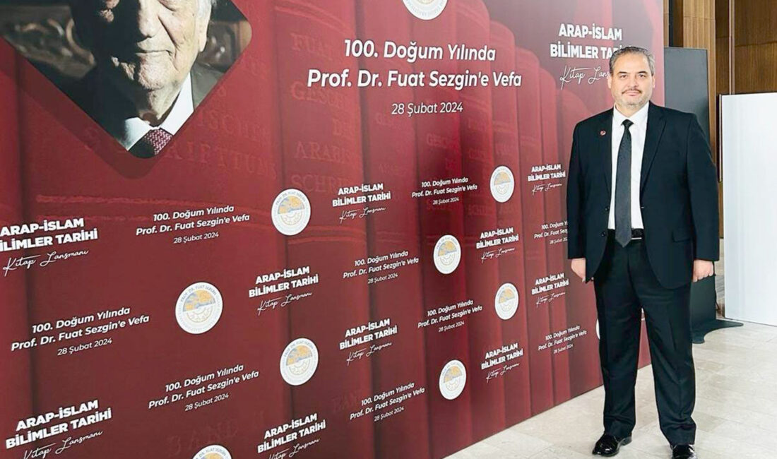 AFSÜ Rektör Yardımcısı Prof. Dr. Adem Aslan, bilimler tarihi alanında