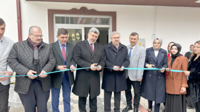 Seçim çalışmaları kapsamında vatandaşlarla bir araya gelen AK Parti Afyonkarahisar