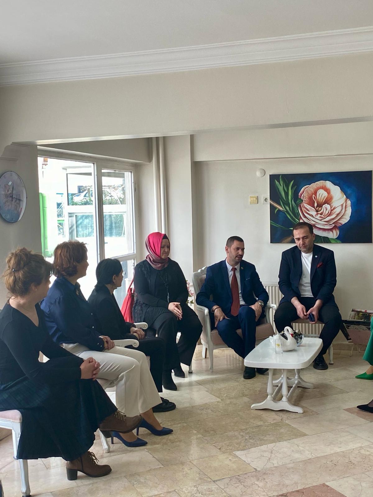 İYİ Parti Afyonkarahisar Belediye Başkan Adayı Alper Yağcı, yoğun bir