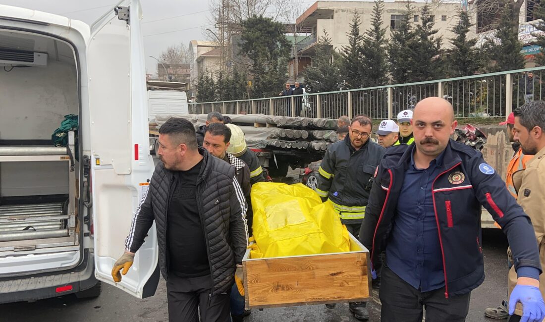 Kocaeli’nin Dilovası ilçesinde park halindeki tırın altına giren otomobilde yangın