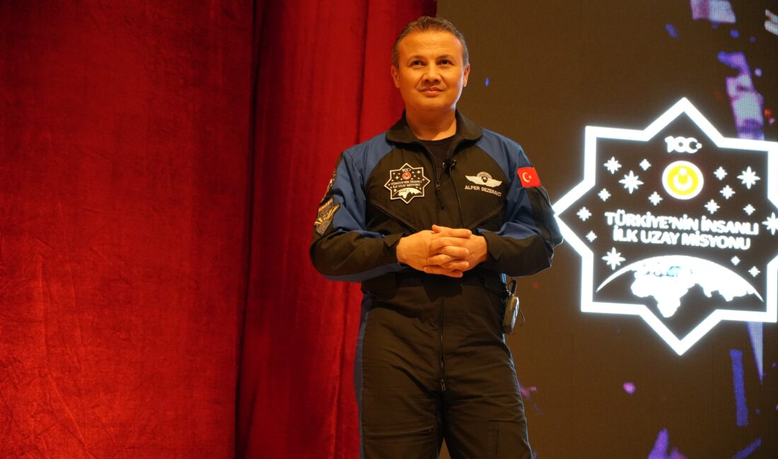Türkiye’nin ilk astronotu Alper Gezeravcı, Edirne’de gençlerle buluşmasında yaptığı konuşmada,