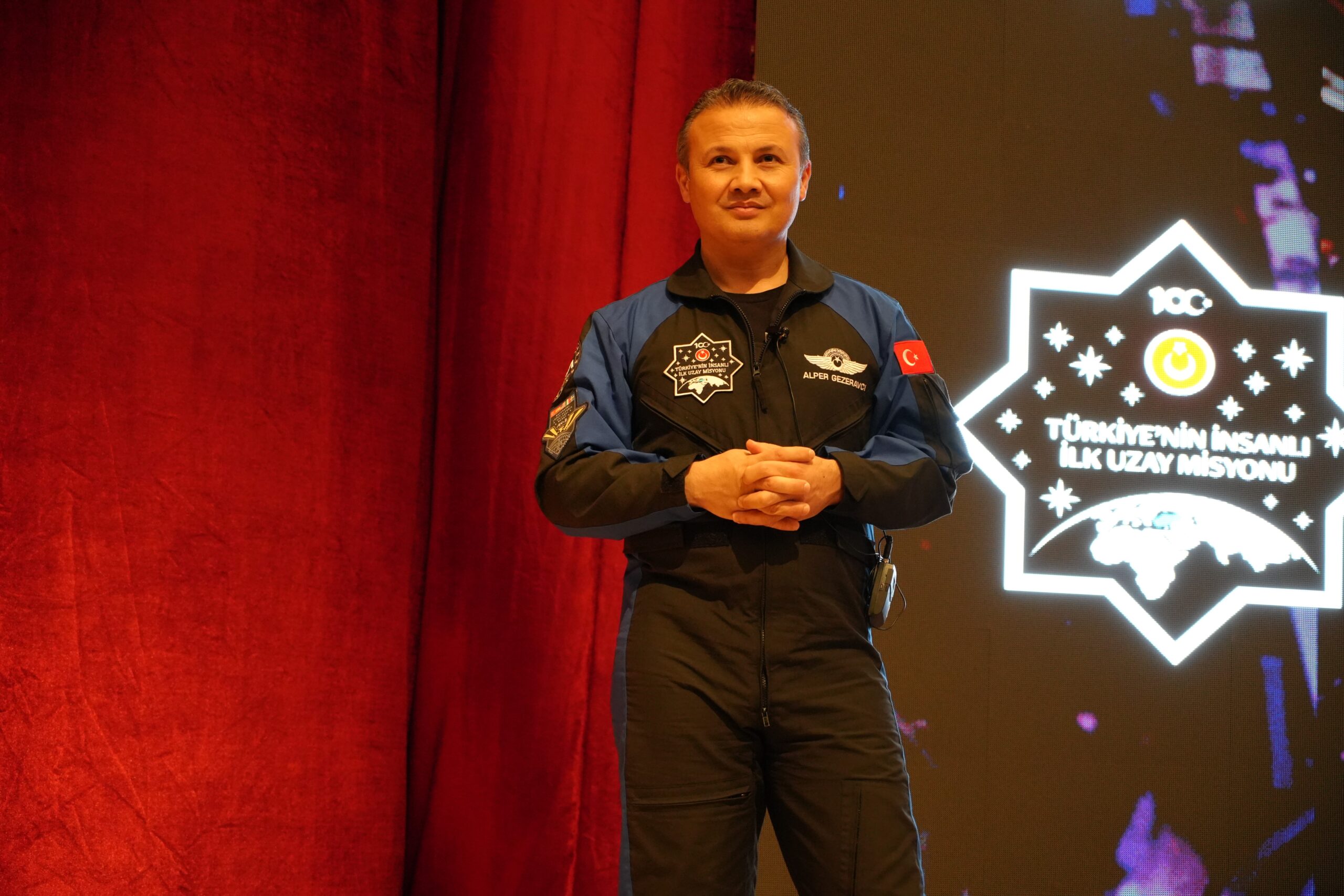 Türkiye’nin ilk astronotu Alper Gezeravcı, Edirne’de gençlerle buluşmasında yaptığı konuşmada,