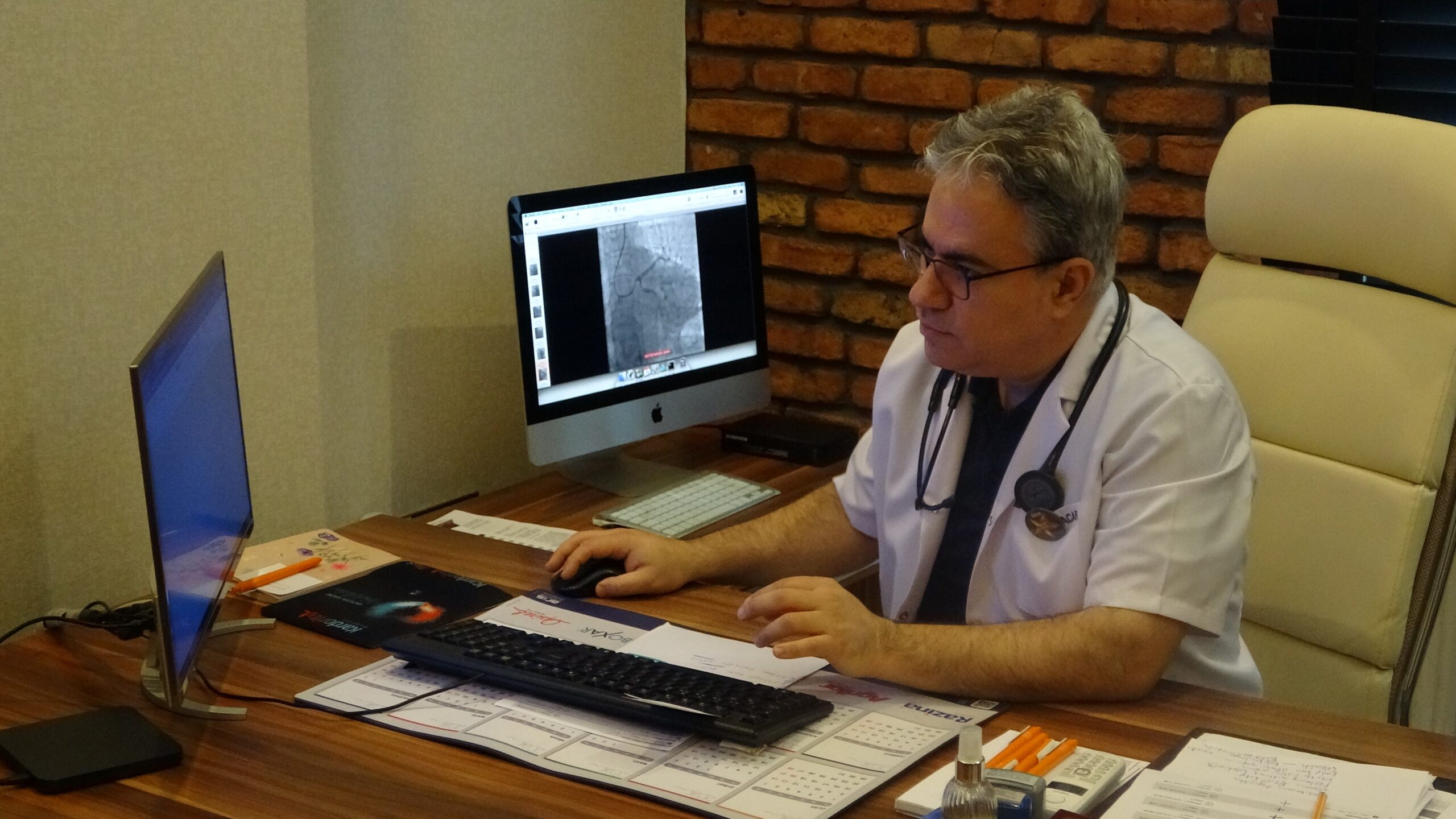 Medical Park Karadeniz Hastanesi Kardiyoloji Uzmanı Doç. Dr. Zeydin Acar,