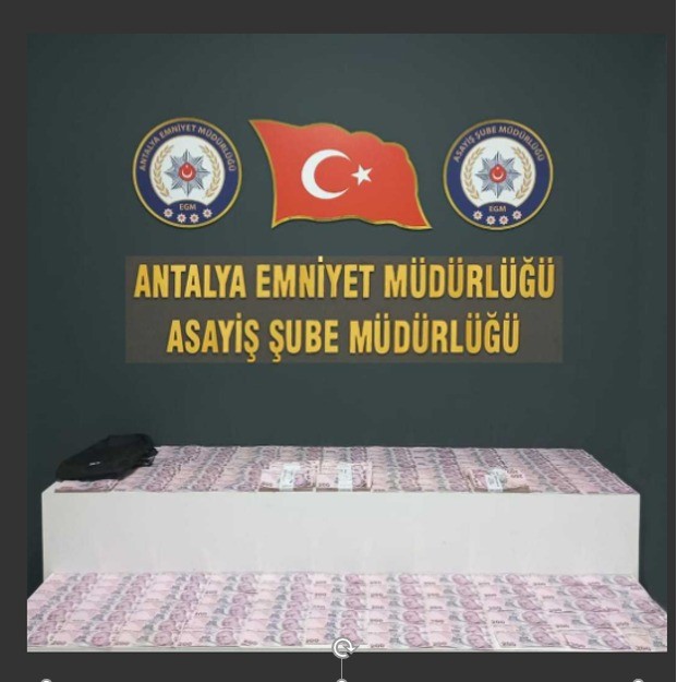 Antalya’da telefonda kendisini polis ve savcı olarak tanıtarak bir kişiyi