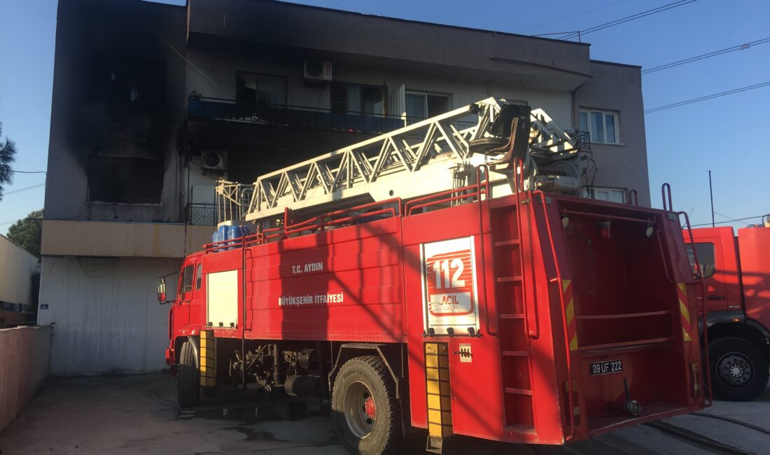 Aydın’ın İncirliova ilçesinde bir evde çıkan yangında iki kişi dumandan