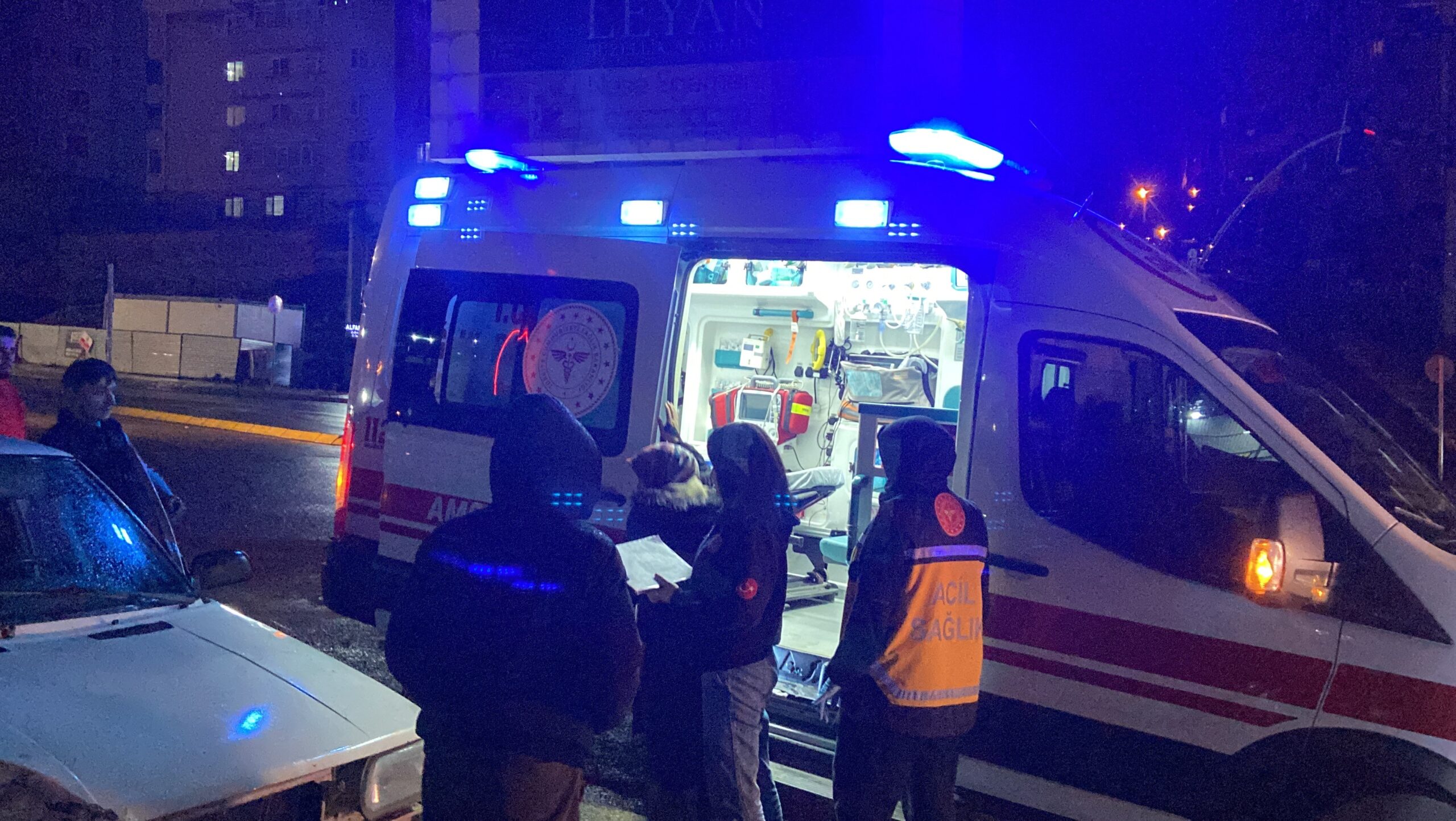 Kocaeli’nin Gebze ilçesinde pikap ile otomobilin çarpıştığı kazada bir kişi
