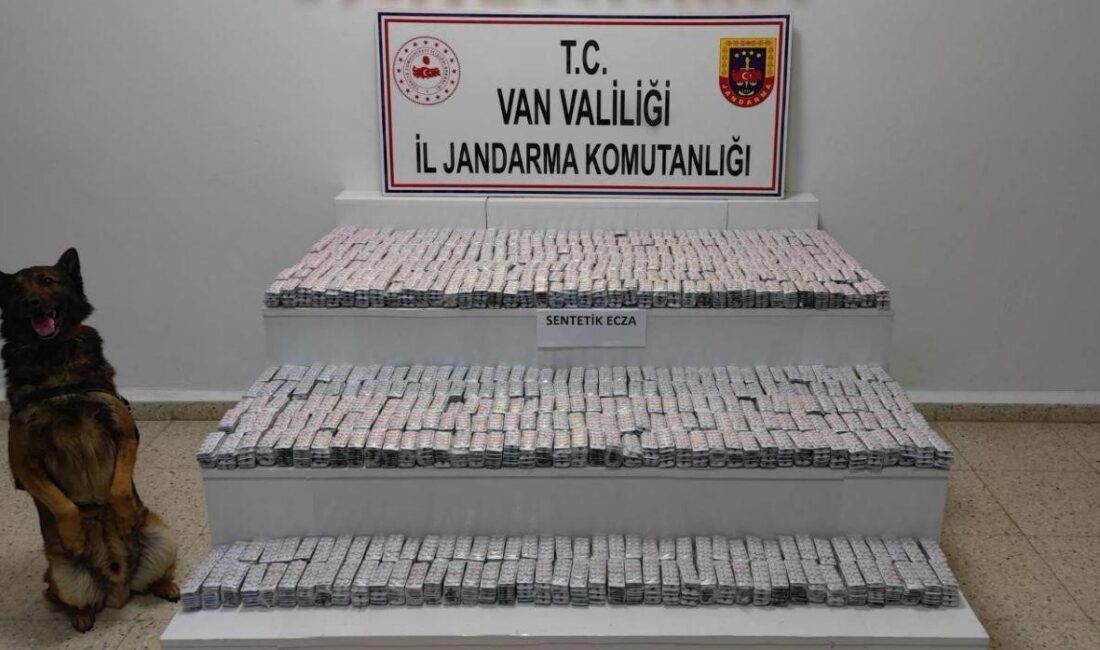 Van’da jandarma ekiplerince yürütülen çalışmalar sonucunda 14 kilo eroin ve