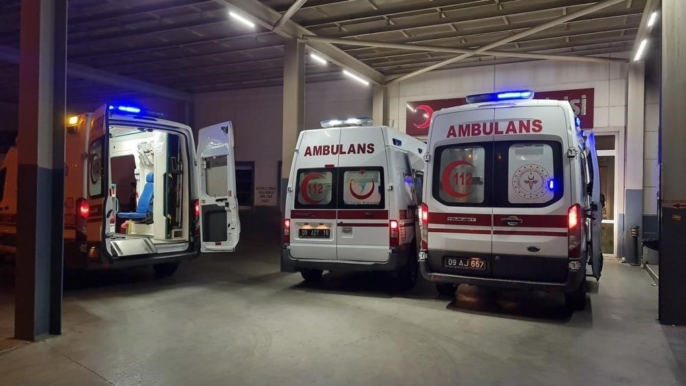 Aydın’ın Nazilli ilçesinde meydana gelen trafik kazasında otomobile çarpan motosikletin