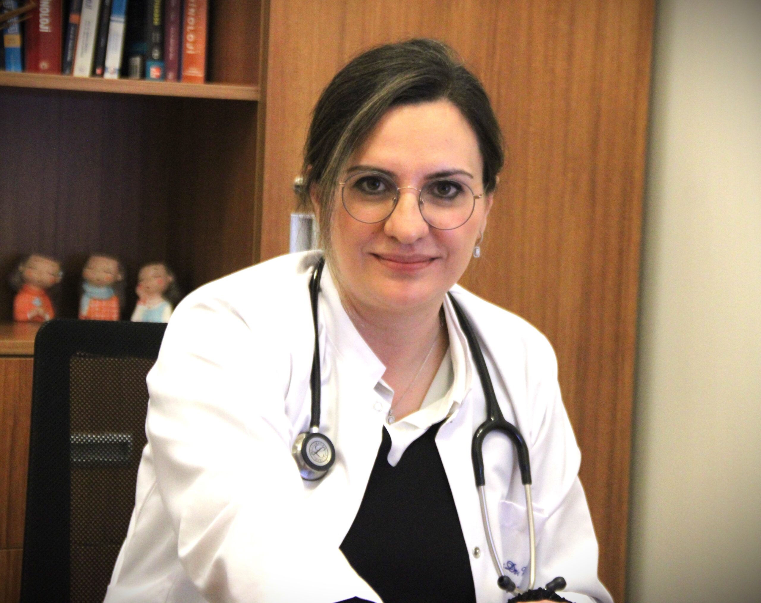 İç Hastalıkları ve Endokrinoloji Uzmanı Dr. Esra Karakaş, Tip 2