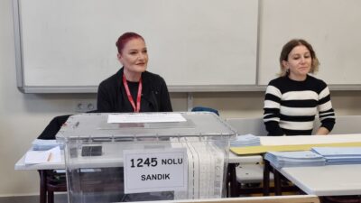 Ünlü sanatçı Candan Erçetin, yerel seçimlerde Sandık Kurulu Üyesi oldu.