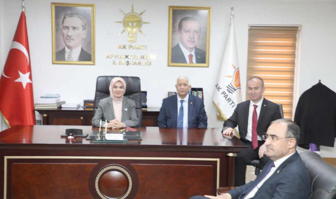 AK Parti Afyonkarahisar İl Başkanlığını ziyaret eden Aile ve Sosyal