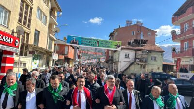 AK Parti Afyonkarahisar Milletvekili Ali Özkaya, seçim çalışmaları kapsamında Dinar