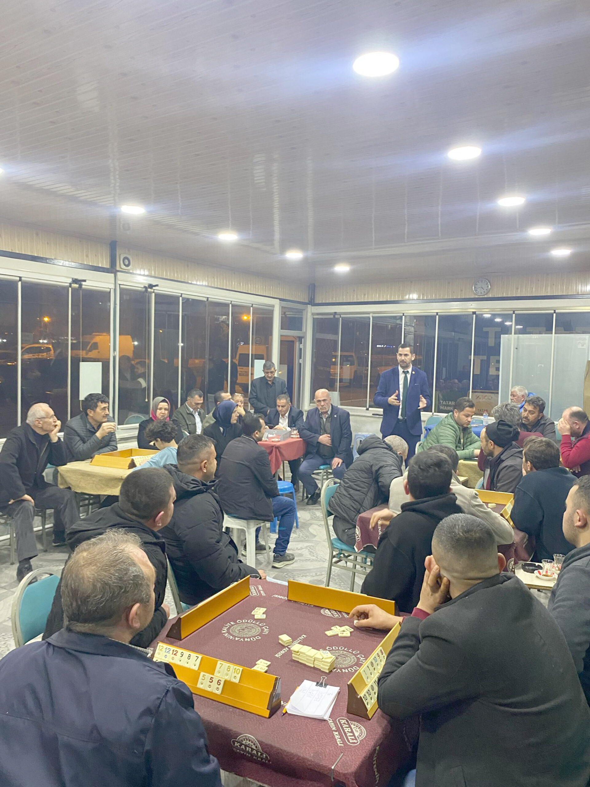 Afyonkarahisar’da vatandaşlarla buluşan İYİ Parti Afyonkarahisar Belediye Başkan Adayı Alper