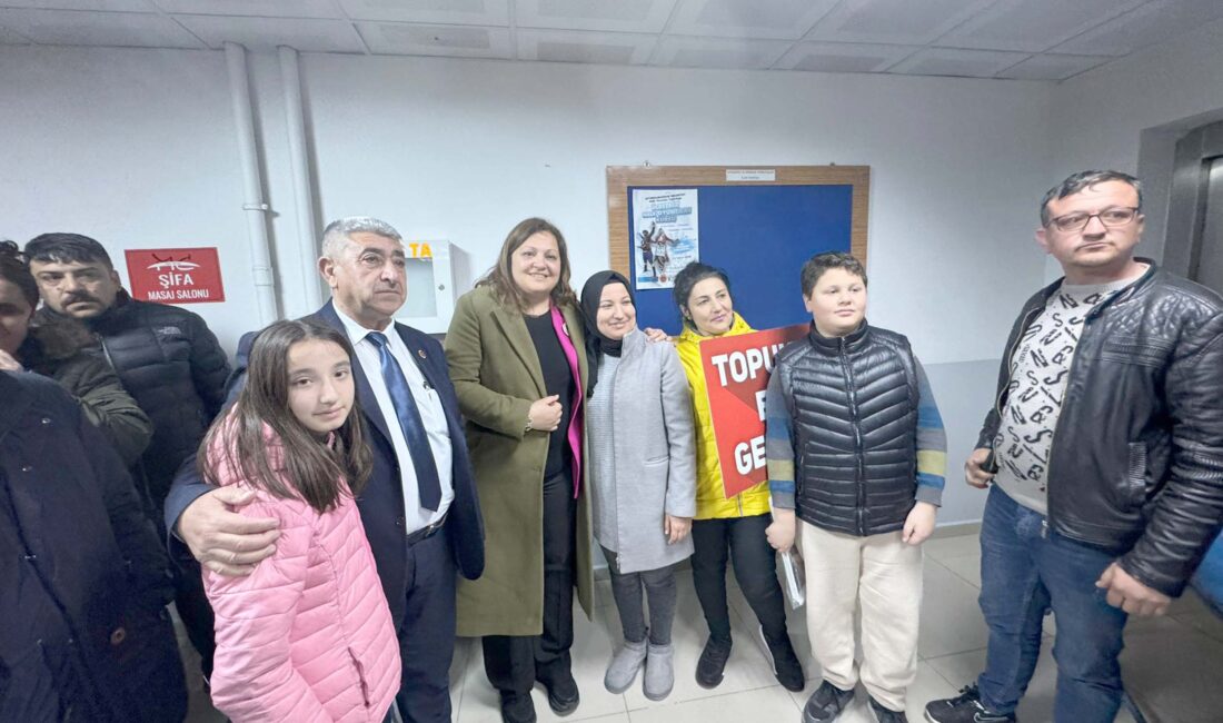 CHP Afyonkarahisar Belediye Başkan Adayı Av. Burcu Köksal, hemşehrilerinin desteğiyle
