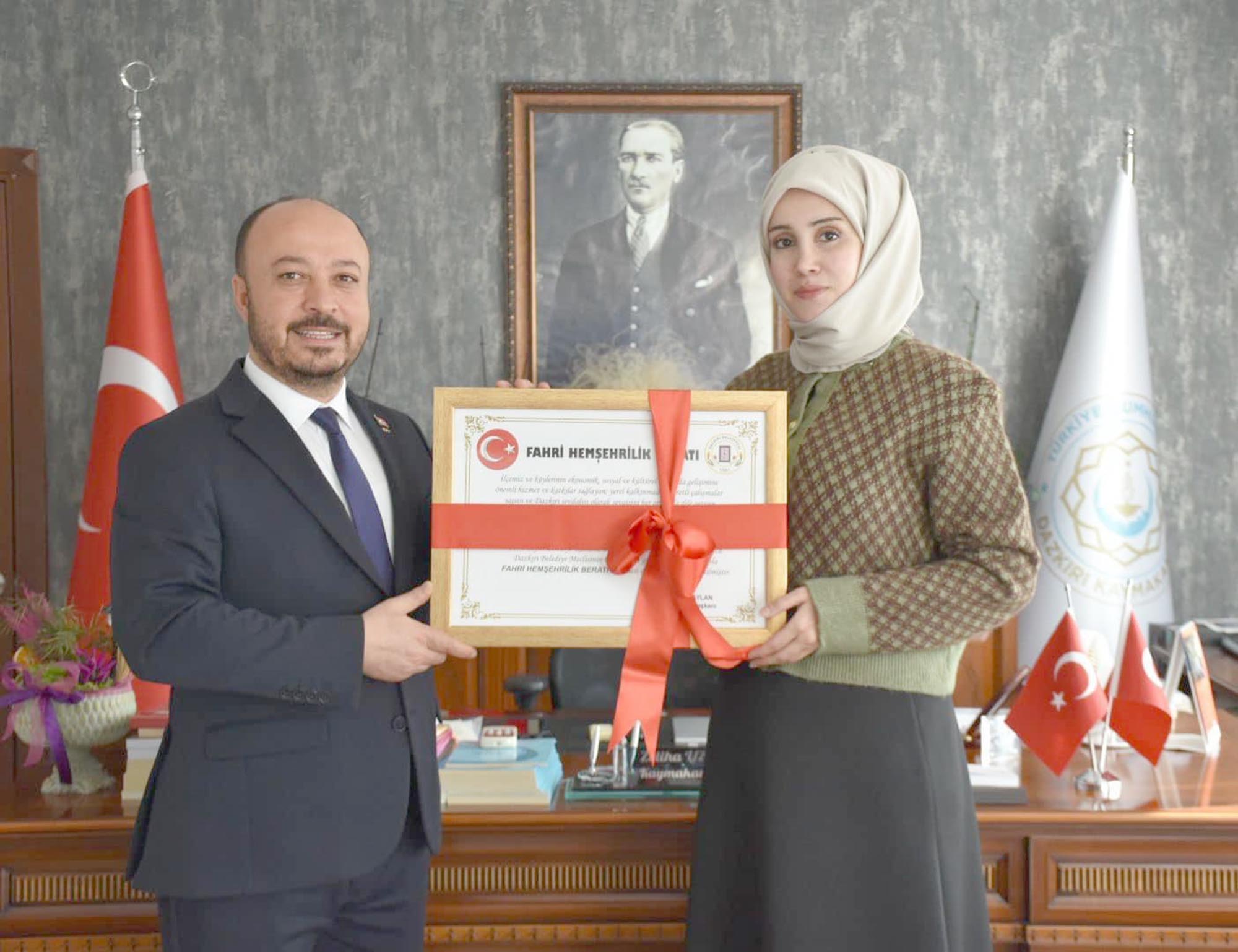 Dazkırı Belediye Başkanı İsmail Taylan,  Kadınlar Günü münasebetiyle Dazkırı Kaymakamı