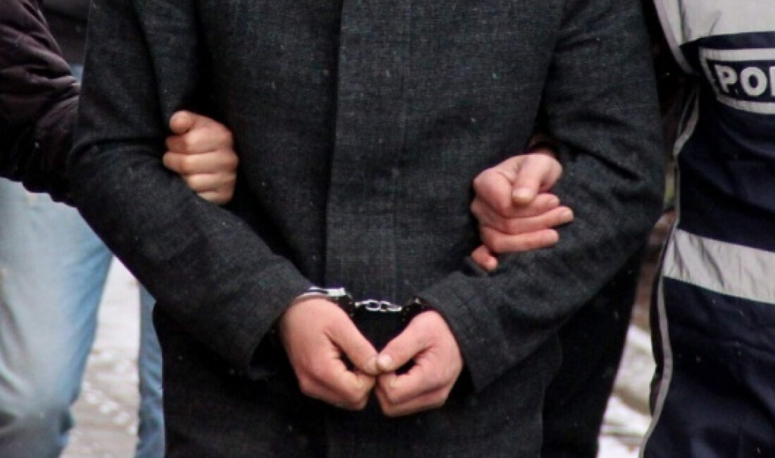 Afyonkarahisar’da güvenlik güçleri FETÖ/PDY silahlı terör örgütü mensubu 2 kişiyi