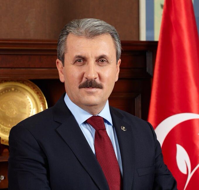 Büyük Birlik Partisi (BBP) Genel Başkanı Mustafa Destici seçim çalışmalarını