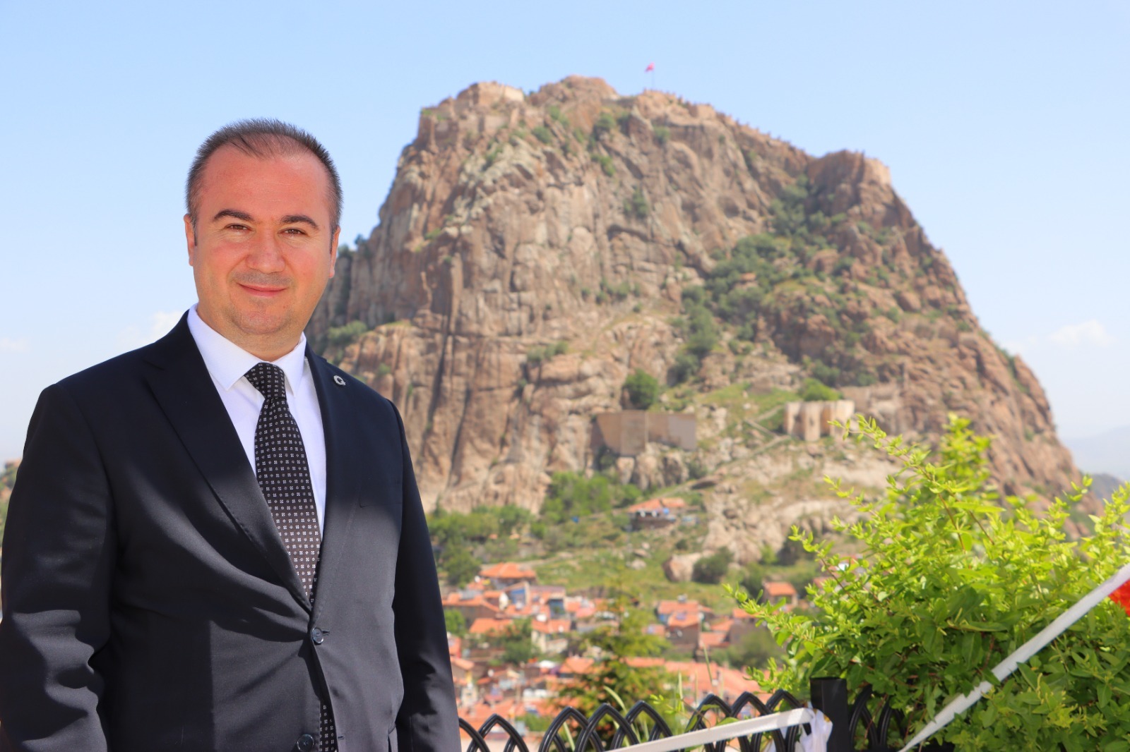 AK Parti Afyonkarahisar Belediye Başkan Adayı Hüseyin Ceylan Uluçay göreve