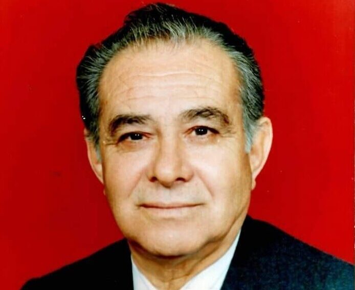 İscehisar’ın eski Belediye Başkanlarından Kayahan İzmirlioğlu vefat etti. İscehisar Belediye