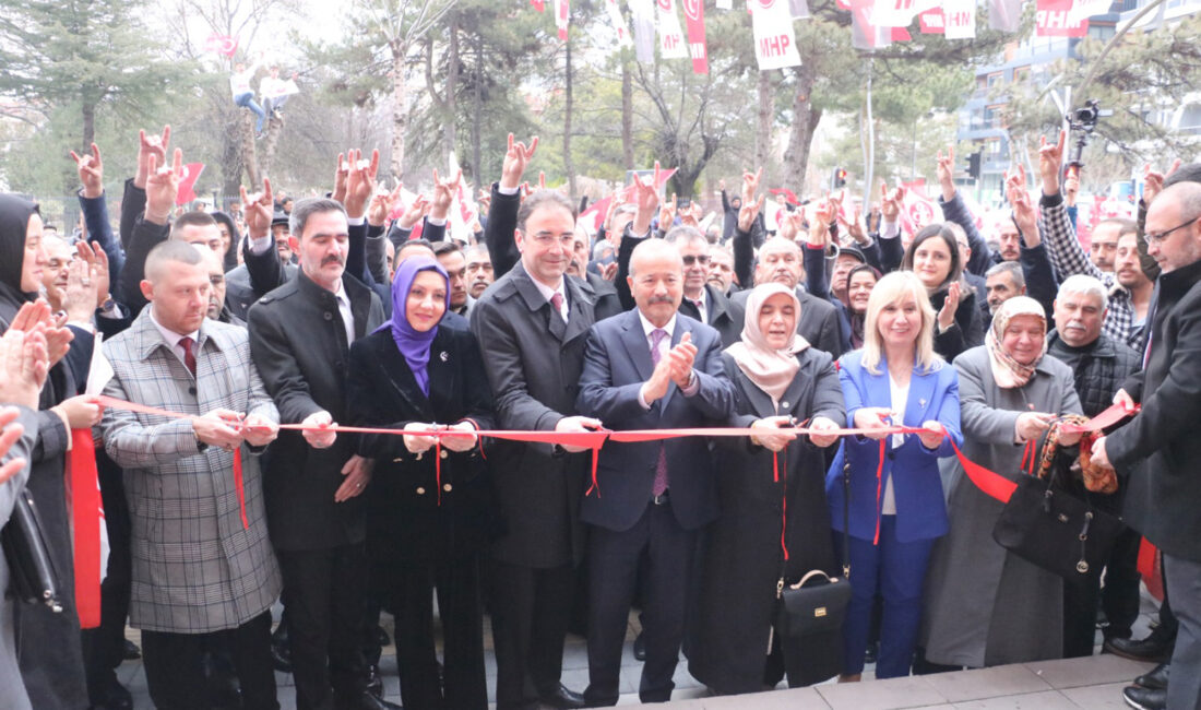 MHP Afyonkarahisar Belediye Başkan Adayı Sezer Küçükkurt, milli duygulara sahip
