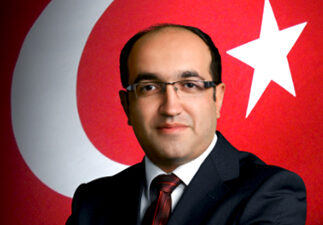 Sandıklı Belediye Başkanı Dr. Mustafa Çöl, personellerine verdiği 5 bin