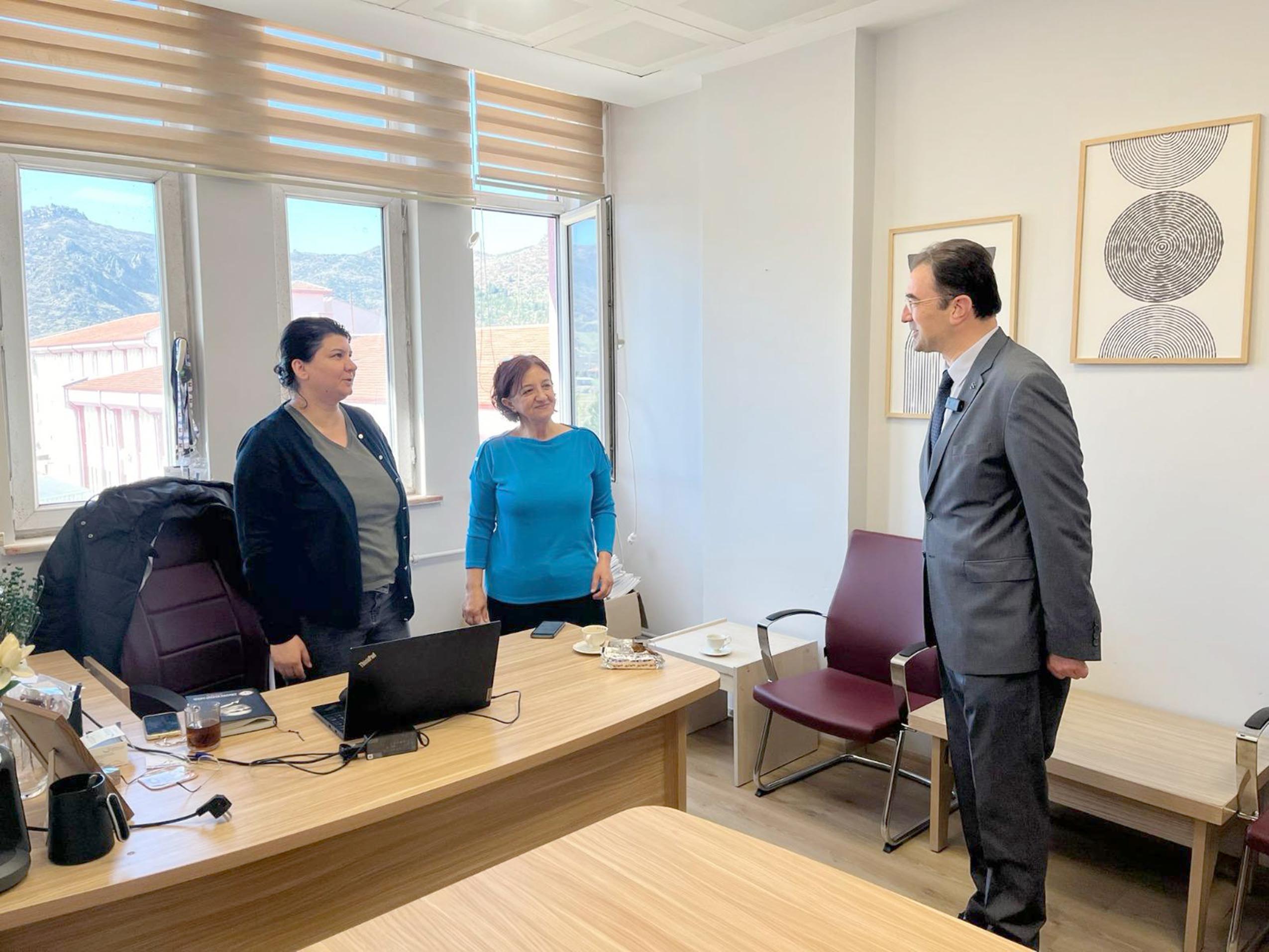 MHP Afyonkarahisar Belediye Başkan Adayı Sezer Küçükkurt, göreve gelmesi halinde