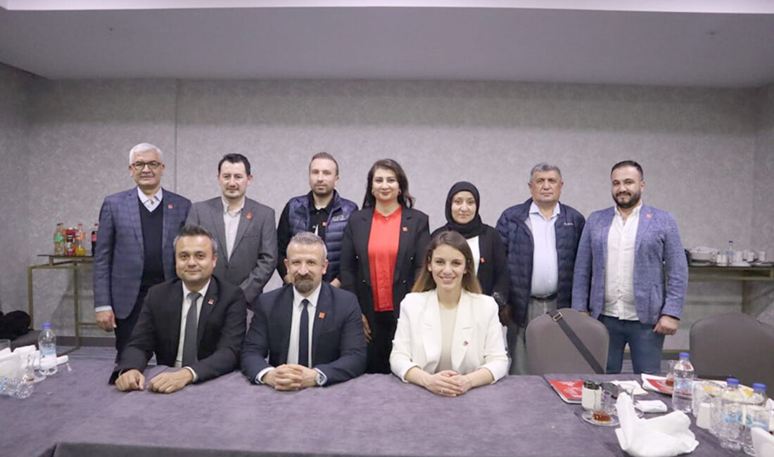 CHP Erkmen Belediye Başkan Adayı Şükrü Pancar, basın mensuplarına iftar