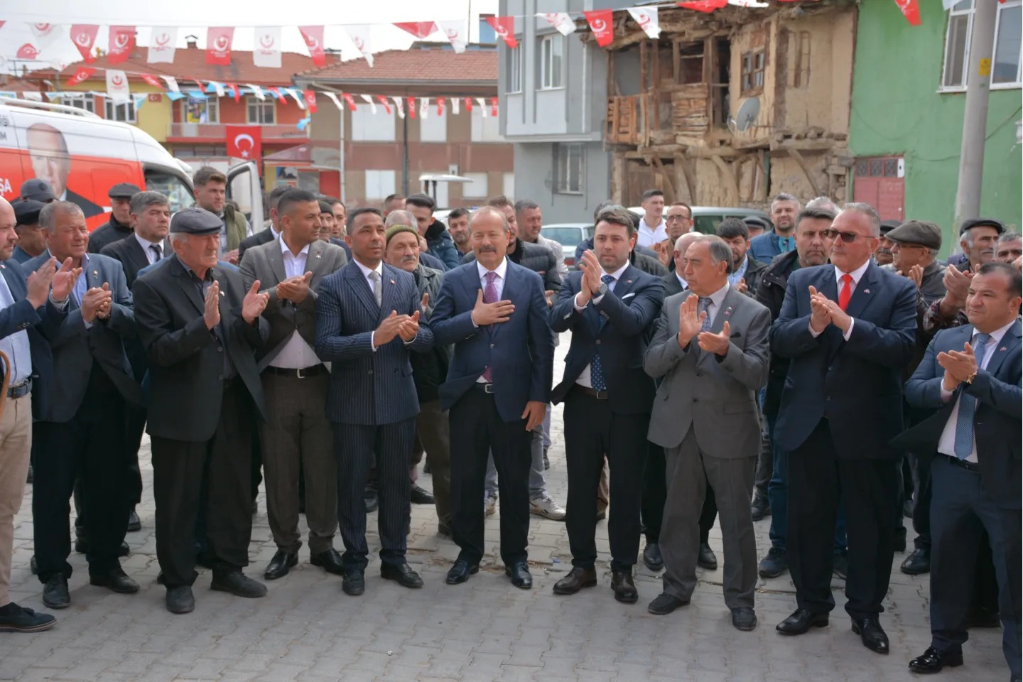 31 Mart tarihinde yapılacak olan seçimler öncesi Milliyetçi Hareket Partisi