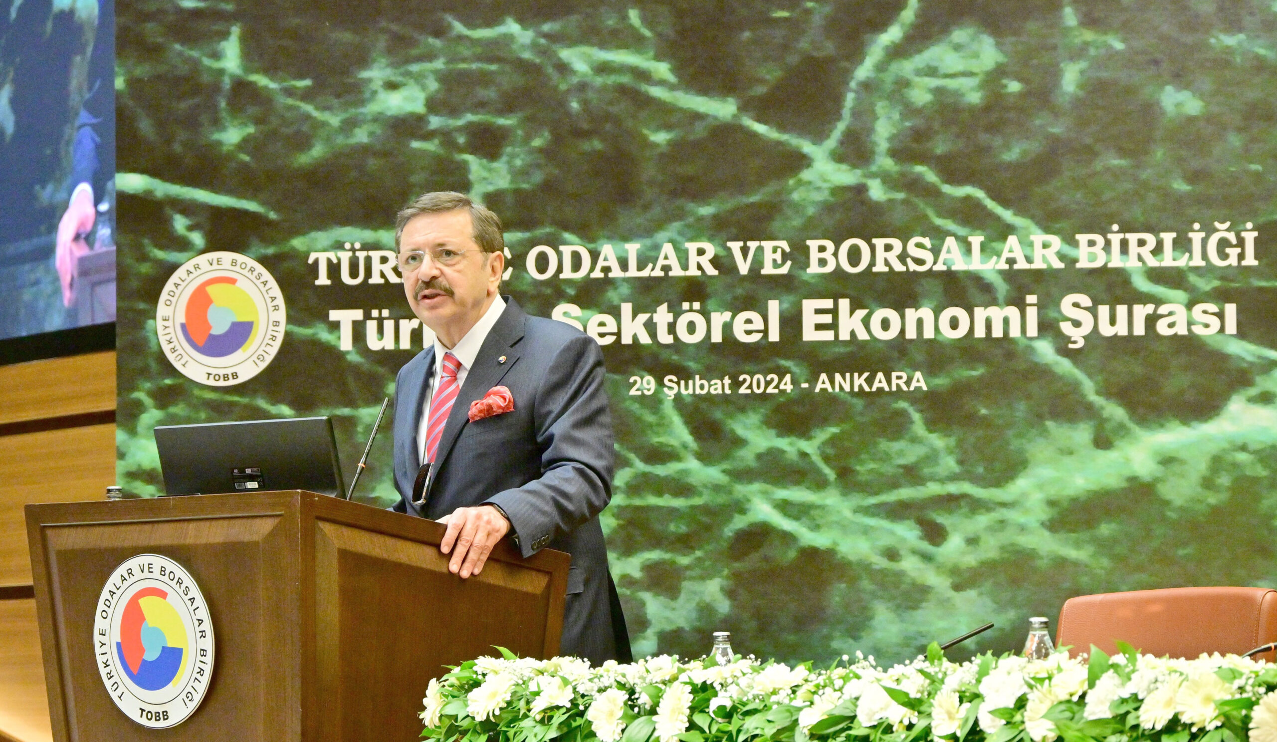 Türkiye Sektörel Ekonomi Şurası’nda konuşan TOBB Başkanı M.Rifat Hisarcıklıoğlu,  “Her