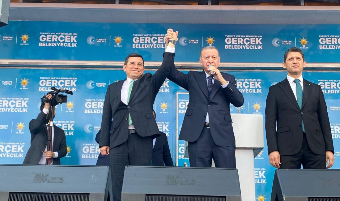 Antalya mitinginde konuşan Cumhur İttifakı Antalya Büyükşehir Belediye Başkan adayı