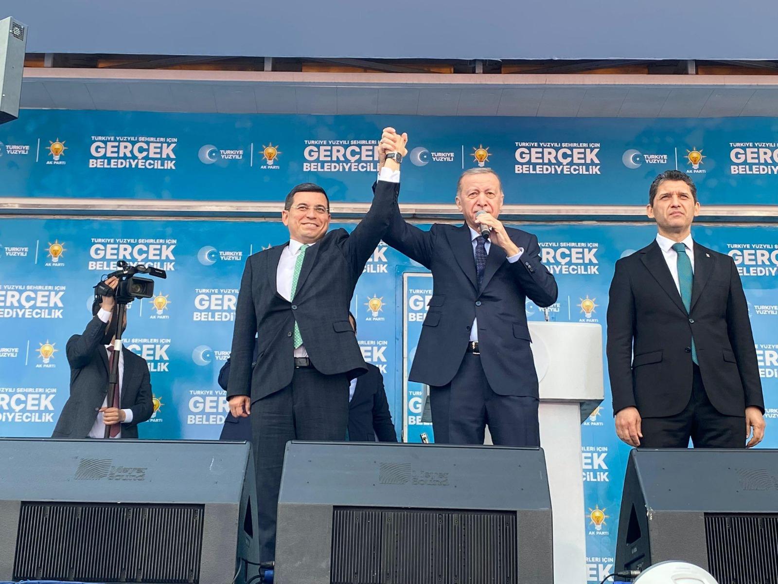 Antalya mitinginde konuşan Cumhur İttifakı Antalya Büyükşehir Belediye Başkan adayı