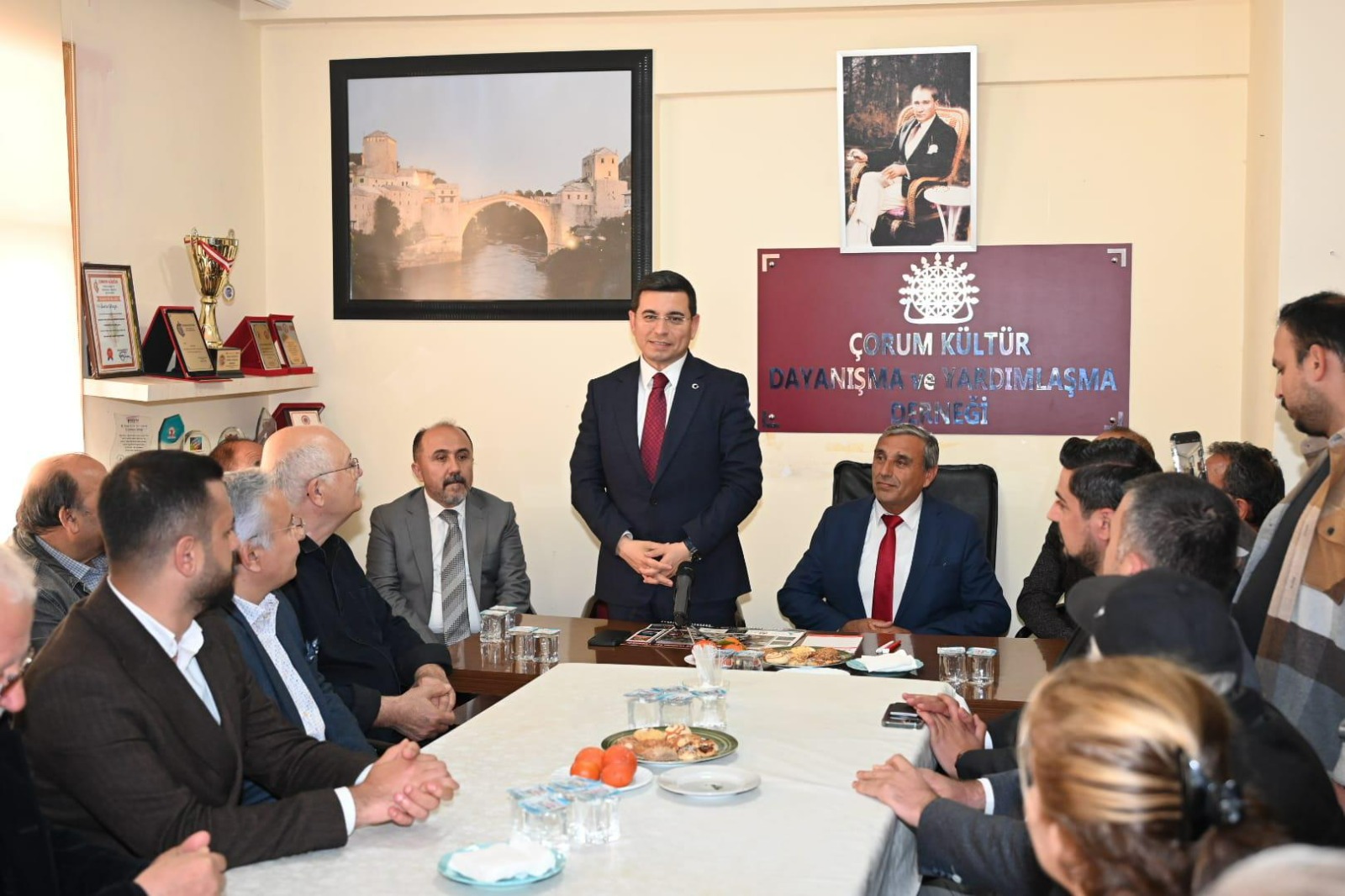 Antalya’daki hemşehri derneklerini ziyaret eden Cumhur İttifakı Antalya Büyükşehir Belediye