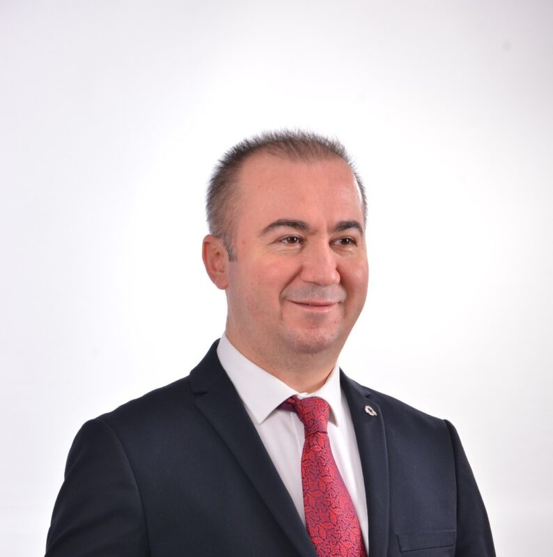 AK Parti Afyonkarahisar Belediye Başkan Adayı Hüseyin Ceylan Uluçay, gerçekleştireceği